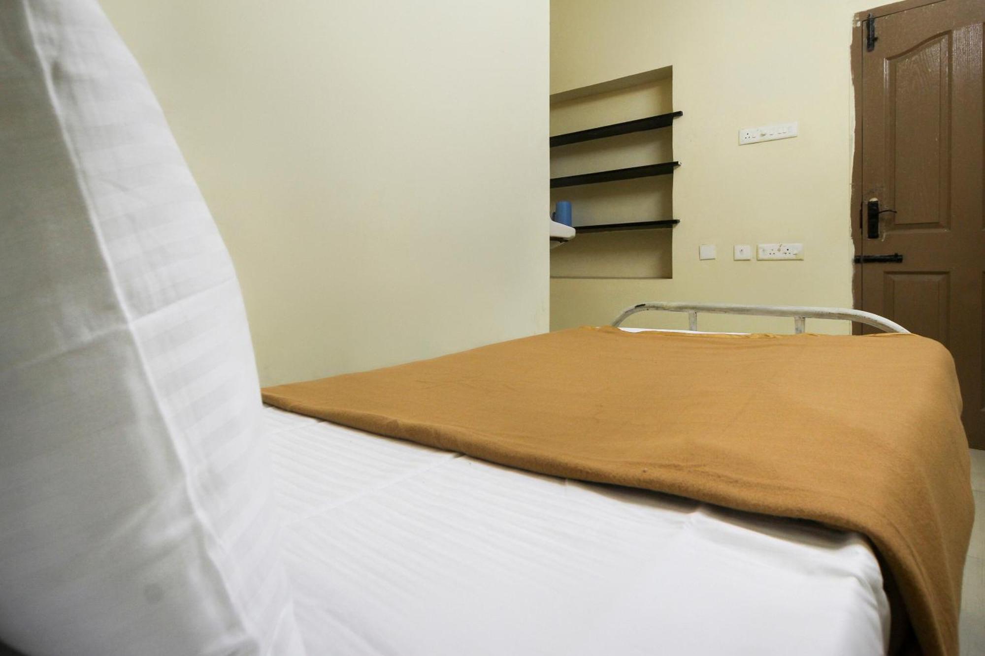 ホテル Spot On Jayalakshmi Residency Non Ac Kovilpatti エクステリア 写真